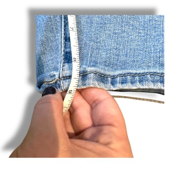 Women’s 24w Lee Regular Fit Mid Rise Classic Light Wash Jean Shorts - Picture 6 of 6